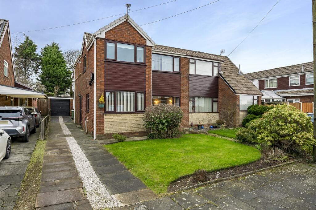 Main image of property: Stirling Drive, Garswood, Ashton-in-Makerfield, Greater Manchester. WN4 0UG
