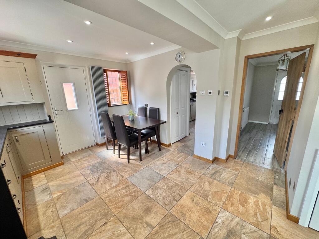 House in Nuneaton and Bedworth, Mount Pleasant - More
