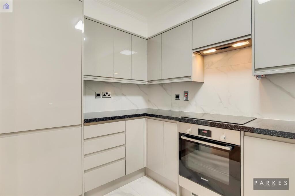 Apartment in London - View 3