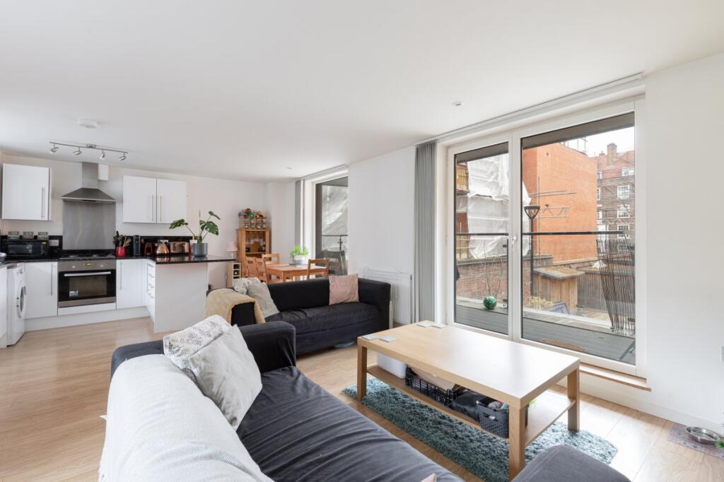 Main image of property: 2B Smedley Street, Sw4