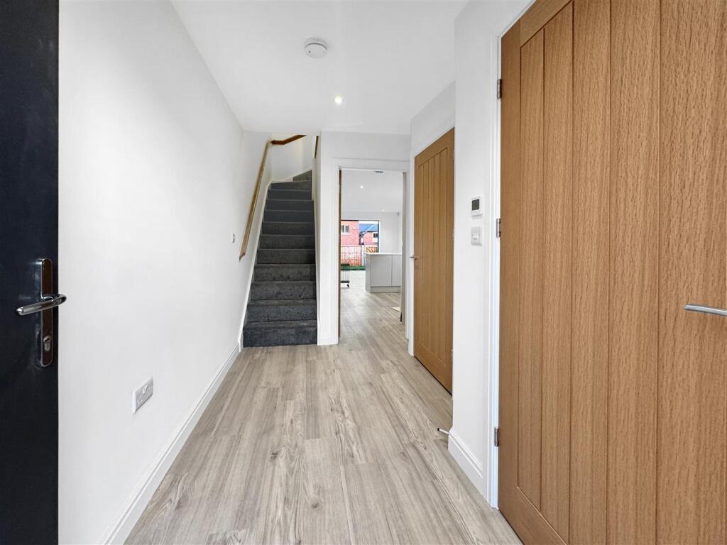1 Bosworth Close, Broughton Astley,. photo 3