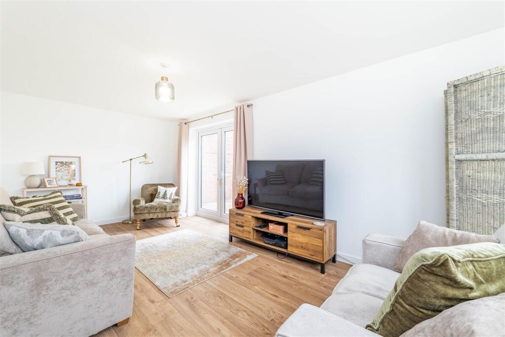 Thornton Drive, Hesketh Bank, Preston photo 2