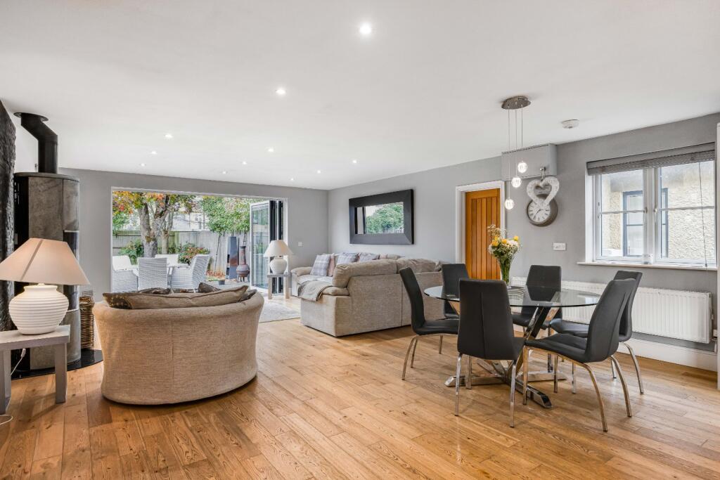Cirencester Road, Fairford, Gloucestershire, GL7 photo 3