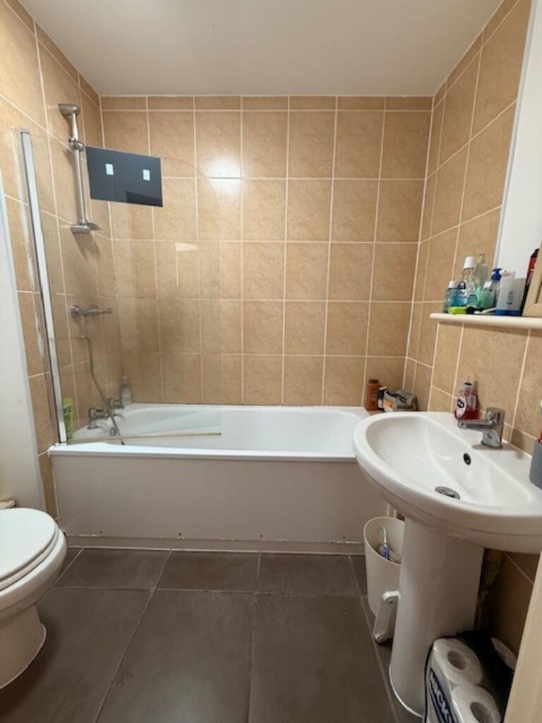 Apartment in Salford, Ordsall - More