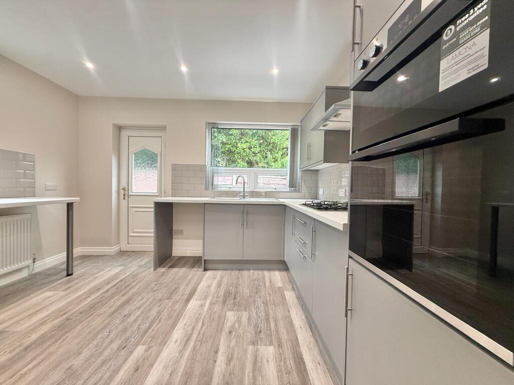 House in Tameside, Denton - View 4