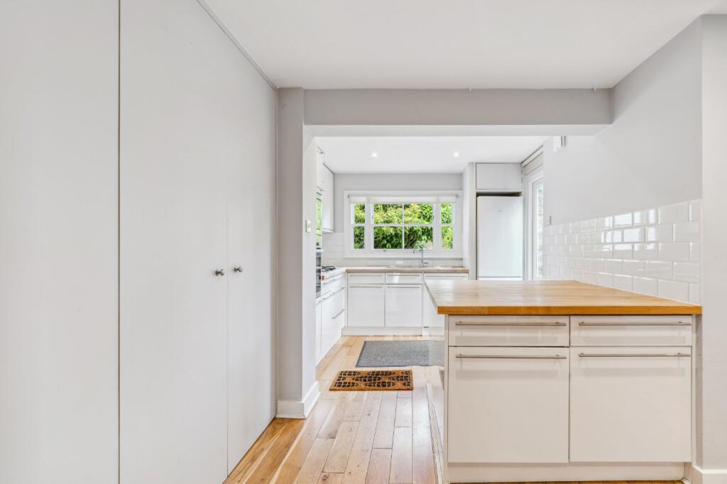 House in Richmond, Petersham - More