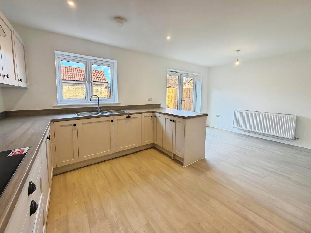House in South Kesteven, Market Deeping - View 3
