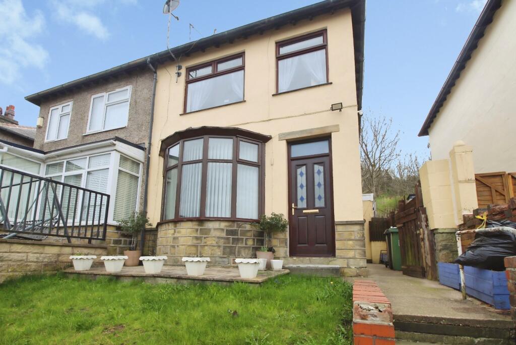 Main image of property: Cross Lane, Newsome, Huddersfield, West Yorkshire, HD4