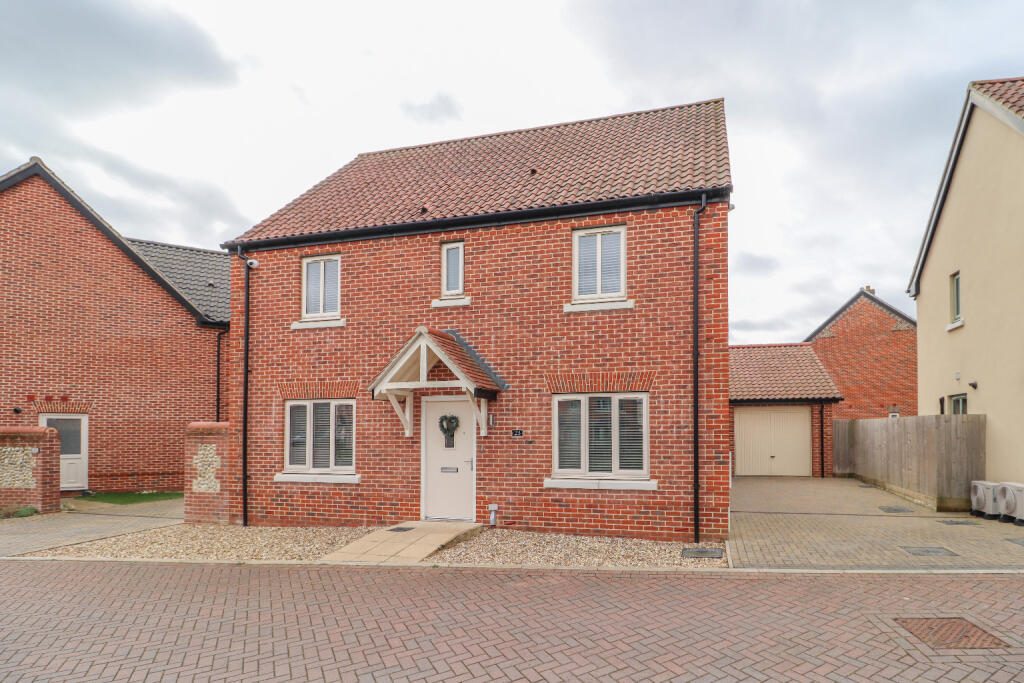 4-bed detached on Farm Drive, Fakenham, £400,000
