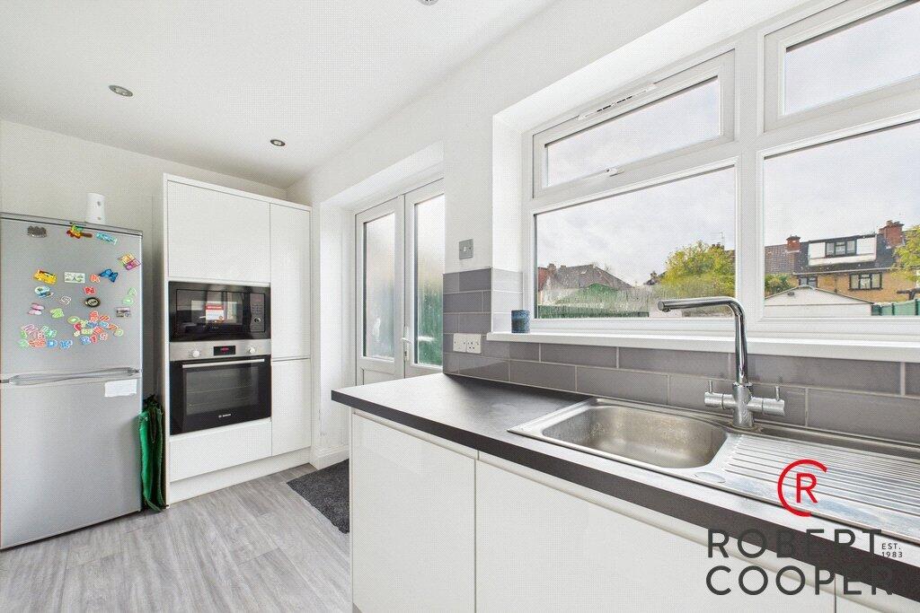 Hartland Drive, Ruislip, HA4 photo 3