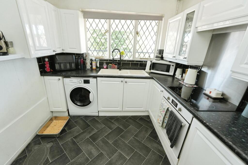 Apartment in Sandwell, West Midlands - More