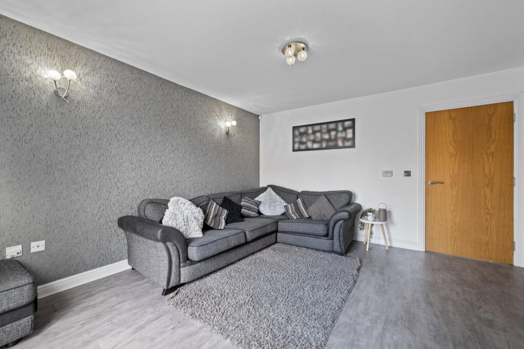House in Barnsley, Stairfoot - View 5