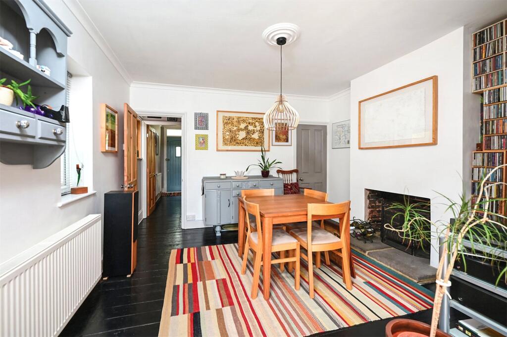 House in Guildford - View 4
