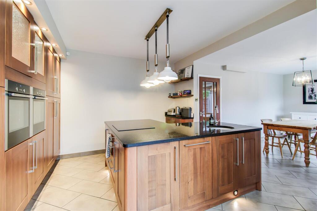 House in Wakefield, West Yorkshire - View 5