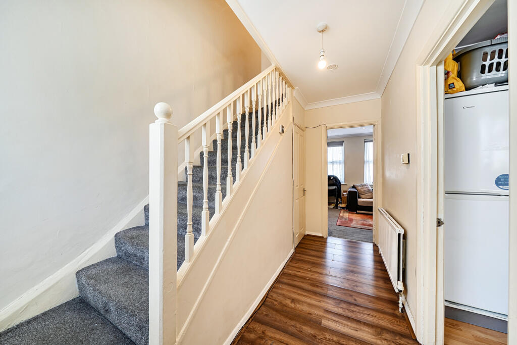Apartment in Harrow - View 4