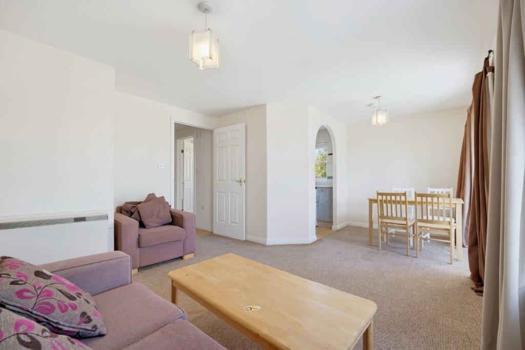 Apartment in London, Hounslow West - View 4