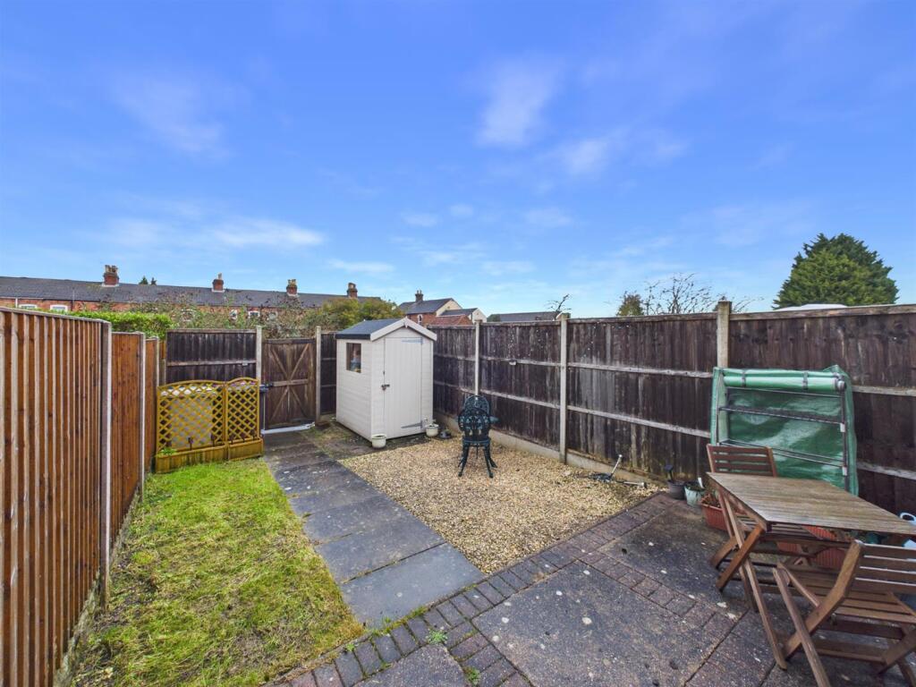 Bramley Close, Louth photo 4