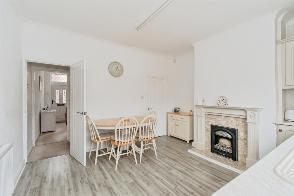 House in Wakefield - View 3