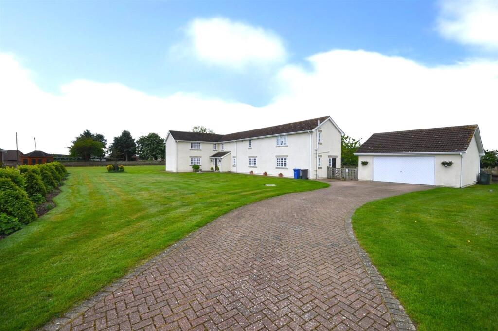 Main image of property: Scunthorpe Road/High Levels Bank, Thorne, DN8