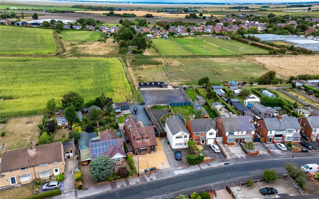 House in West Lancashire, North Meols - View 4
