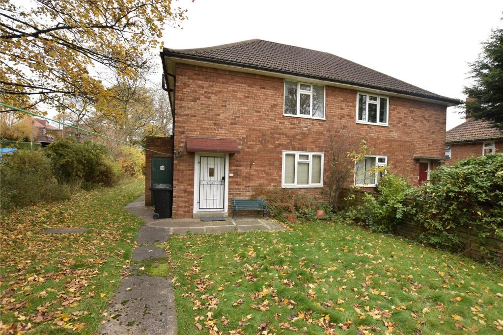 Main image of property: Spen Lane, Leeds, West Yorkshire