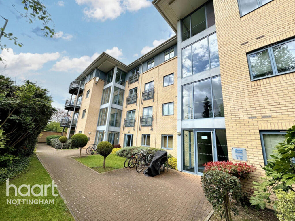 2-bed flat on Castle Quay Close, Nottingham, £170,000