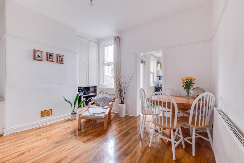 House in Neston, Little Neston - View 5