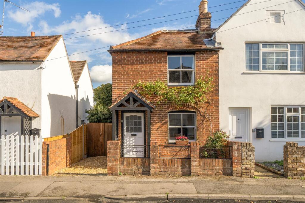 3-bed semi-detached on Westborough Road, Boyn Hill, Maidenhead, SL6, £420,000