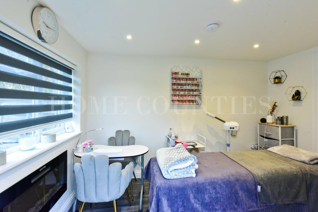 Main image of property: Heronfield, Potters Bar, EN6