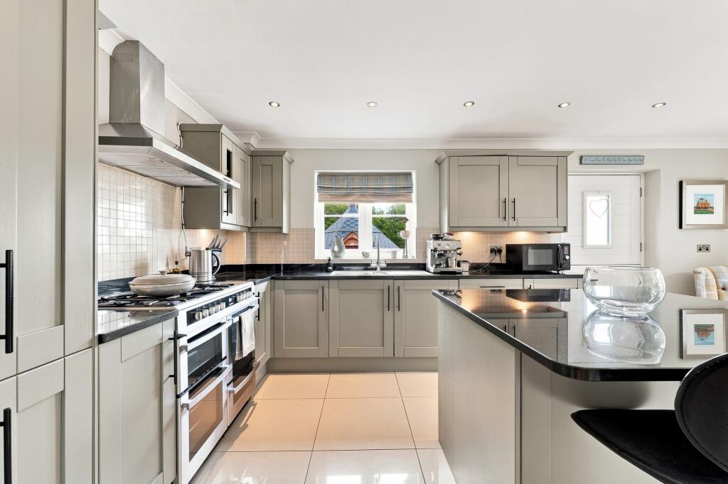 House in North East Derbyshire, Heath and Holmewood - View 2