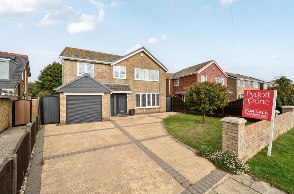 4-bed detached on Riverside Drive, Cleethorpes, South Humberside, DN35, £375,000