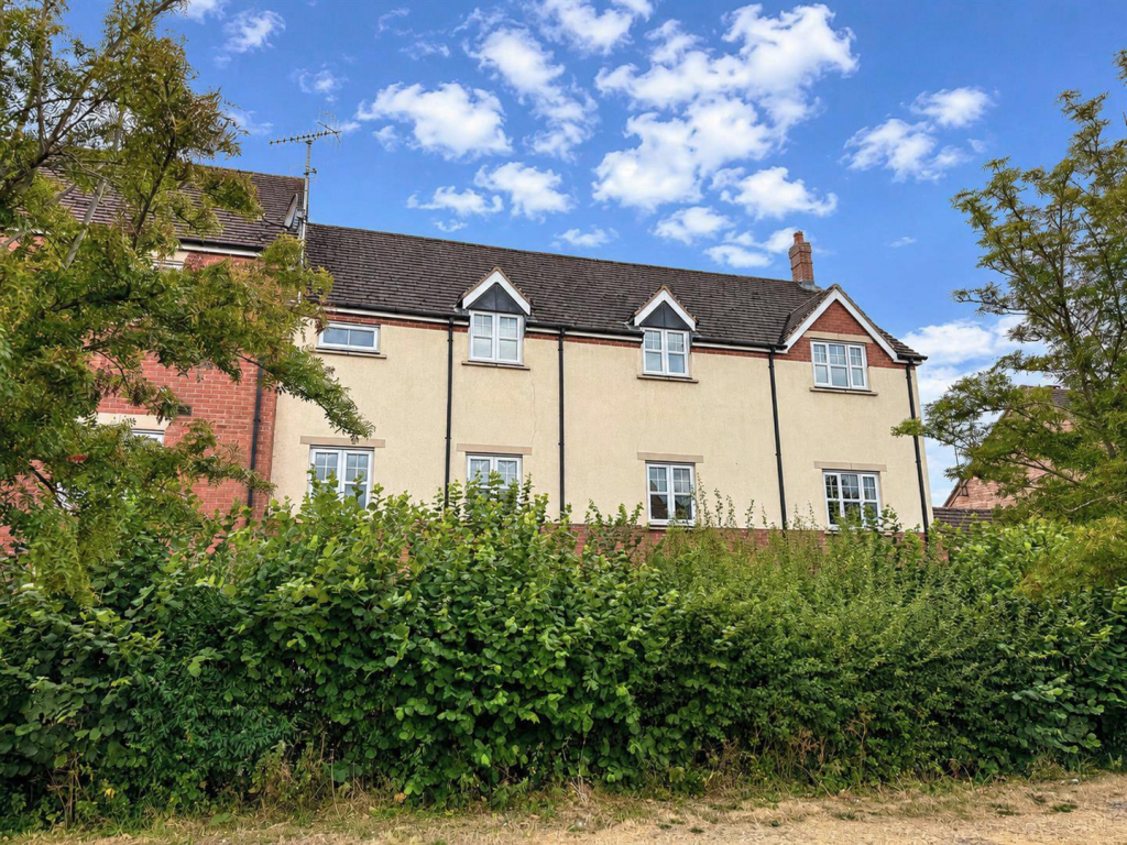 2-bed flat on Wordsworth Avenue, Stratford-Upon-Avon, £185,000