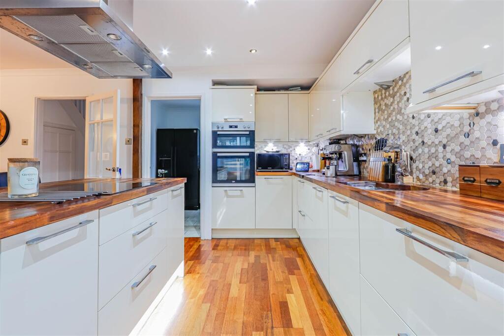 Murlande Way, Rhoose, Barry photo 4