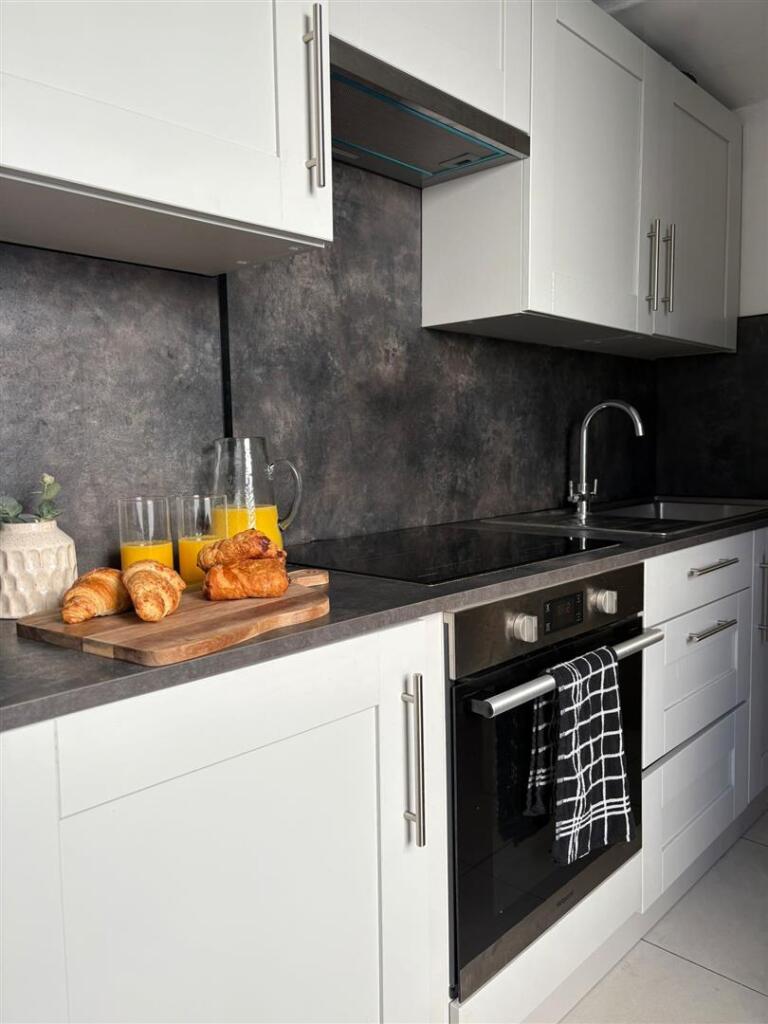 1 bedroom house share for rent