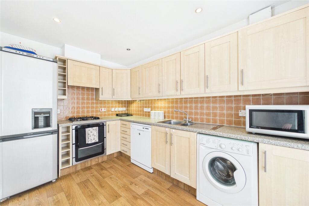 Richards Field, Chineham, Basingstoke, Hampshire, RG24 - View 4
