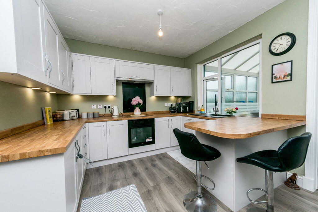 Crescent, Kirkburton, HD8 photo 2