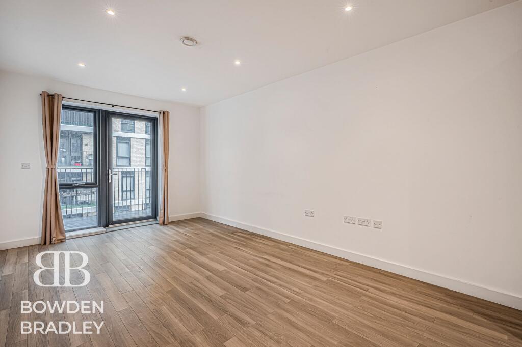 Roden Street, Atkins House, IG1 photo 3