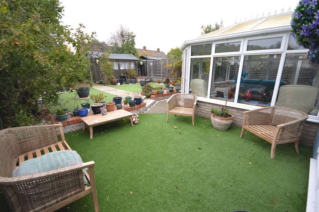 Parkwood Avenue, Wivenhoe photo 4