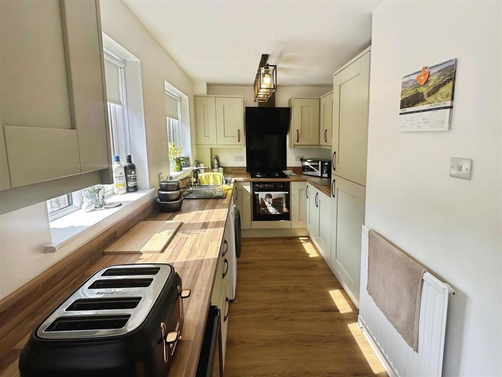 House in Mansfield, Nottinghamshire - View 5