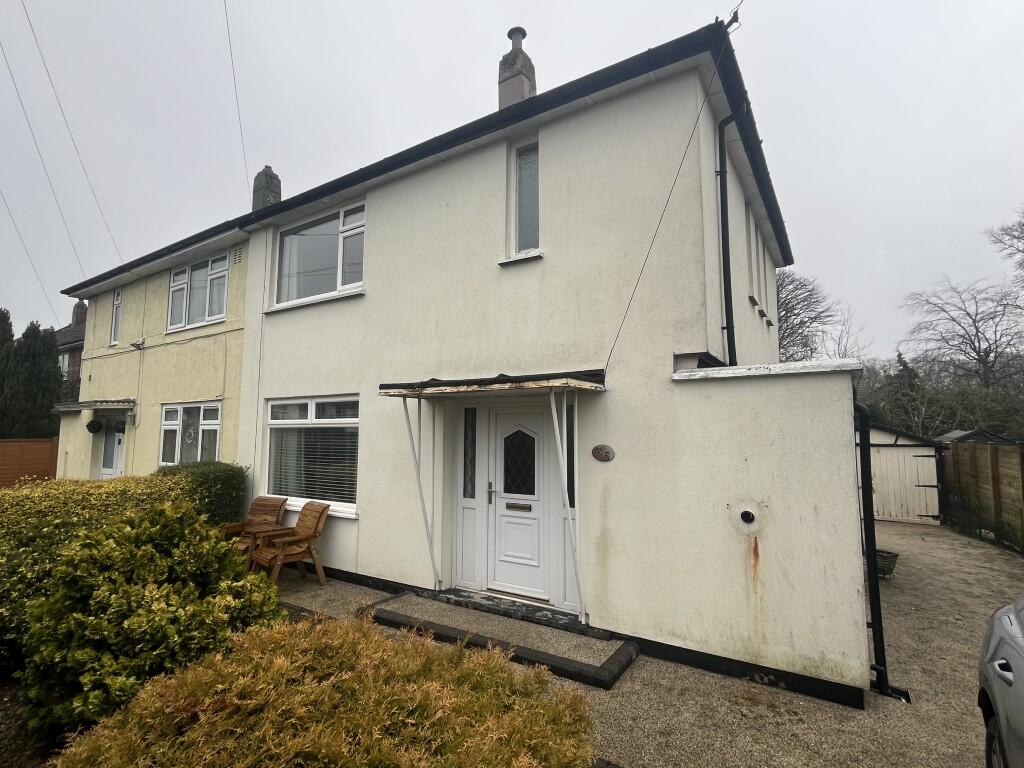 Main image of property: 36 Raynel Drive, Leeds, West Yorkshire, LS16 6BS