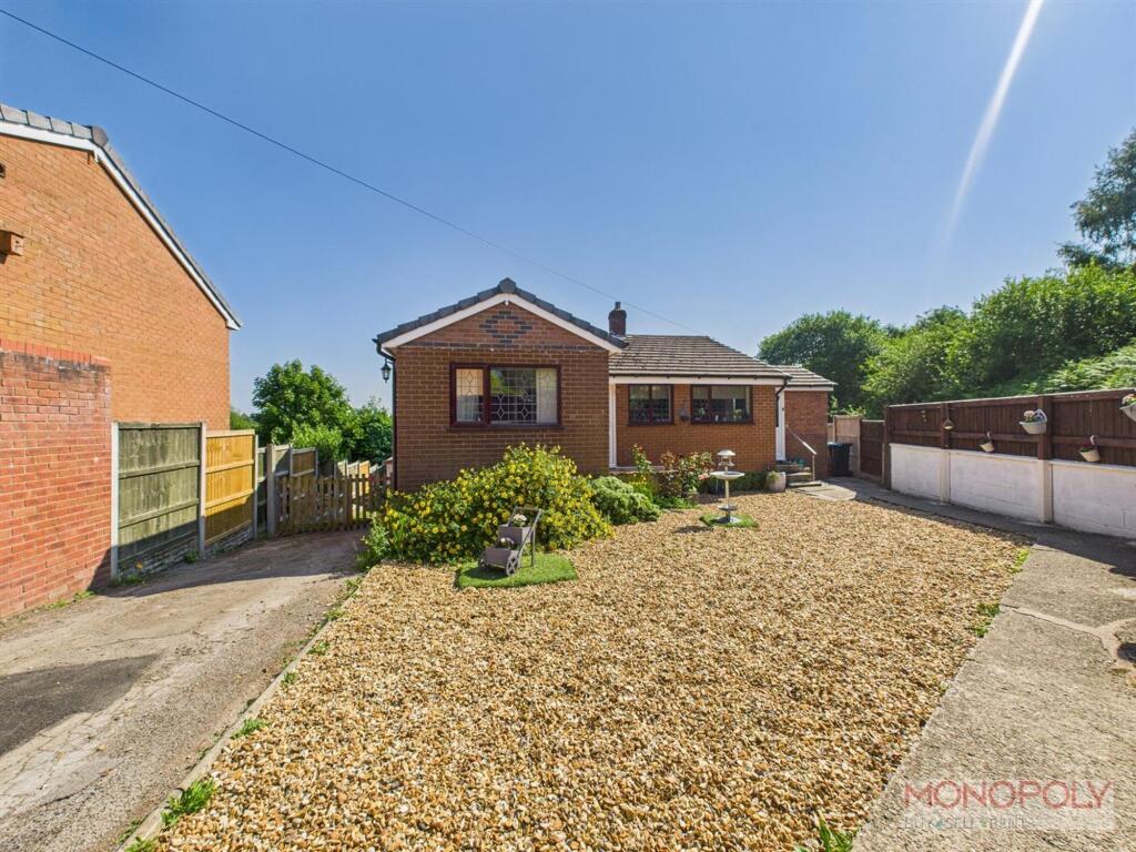Bethania Road, Acrefair, LL14 photo 2