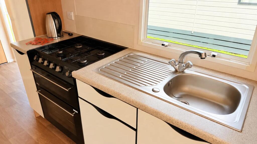 2014 Willerby Vacation, Amble Links Coastal Holiday Park, Amble, Morpeth, Northumberland, NE65 0SD - View 5