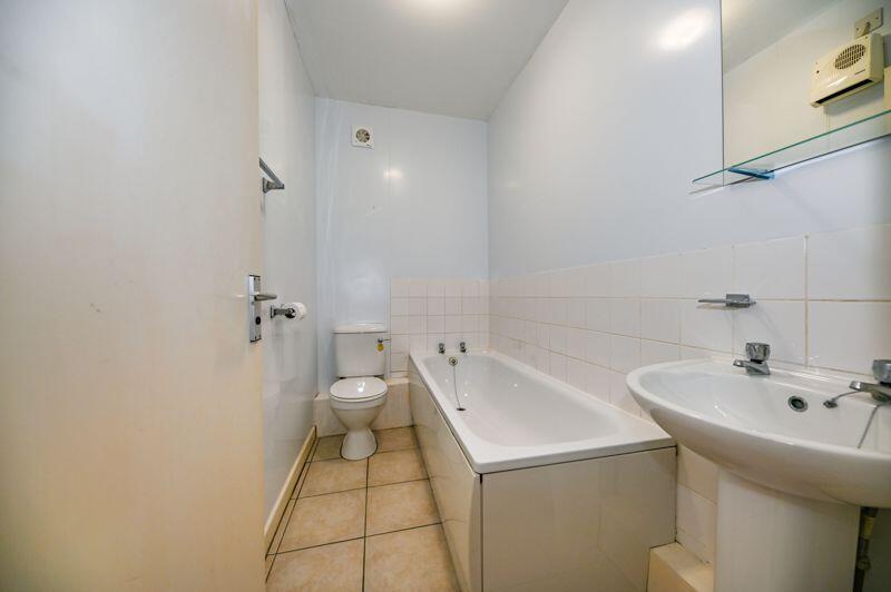 Apartment in Portsmouth - View 4