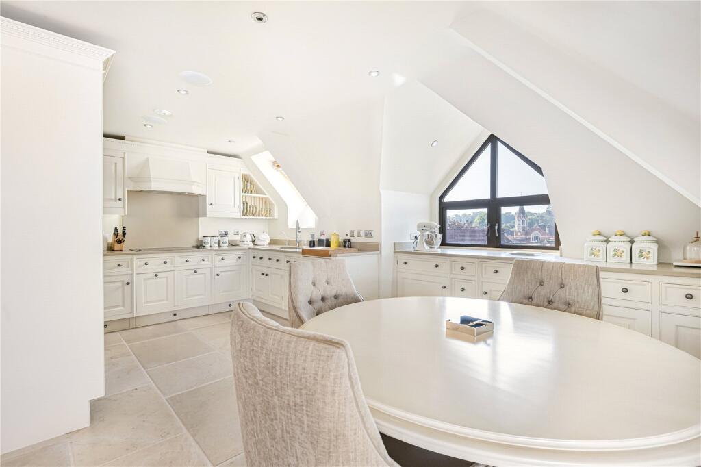 Apartment in Reading - View 3
