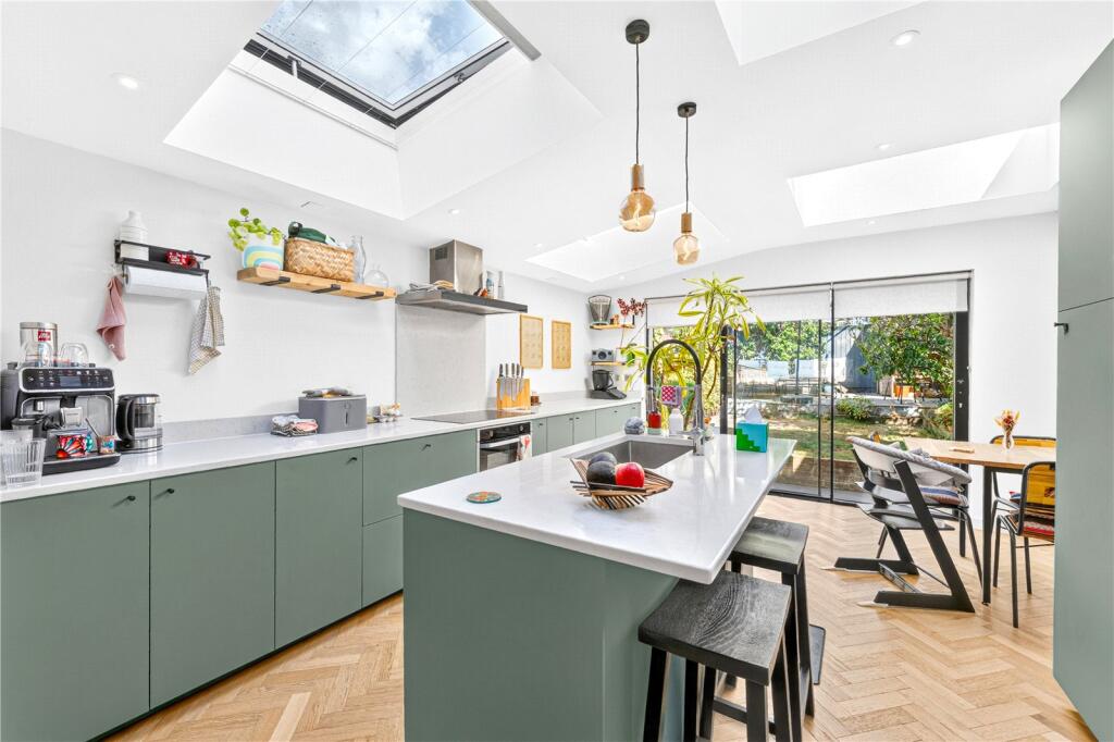 Main image of property: Hervey Park Road, Walthamstow, Waltham Forest, E17