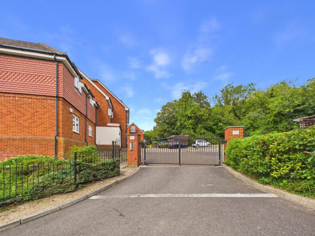 Main image of property: Folleys Place, Loudwater, High Wycombe, Buckinghamshire, HP10