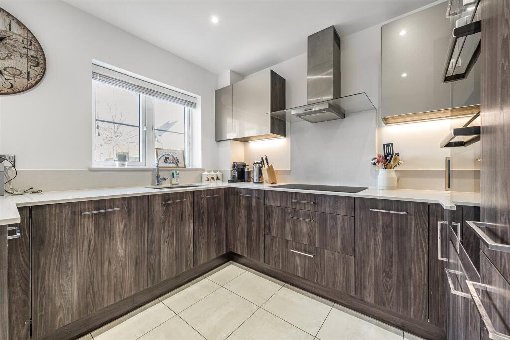 House in Woking, Surrey - View 4