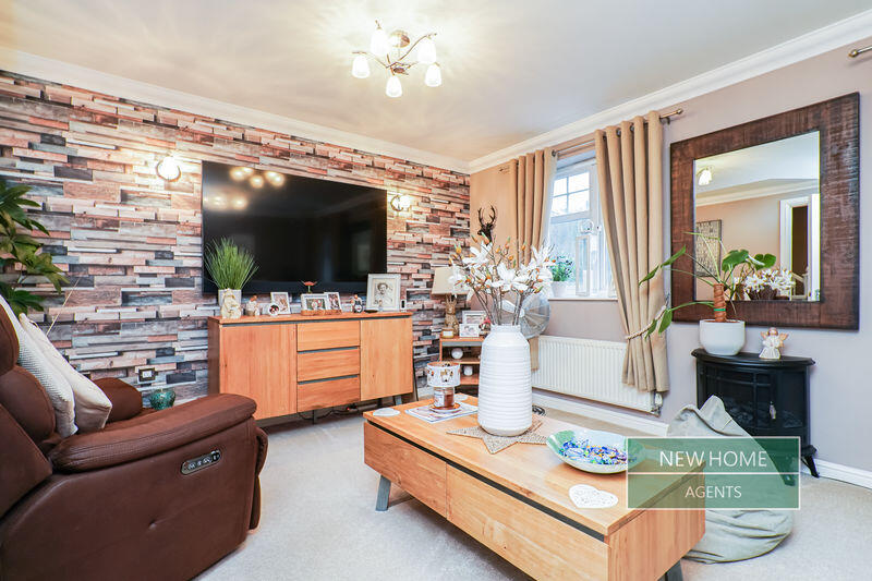 House in Mansfield, Nottinghamshire - More
