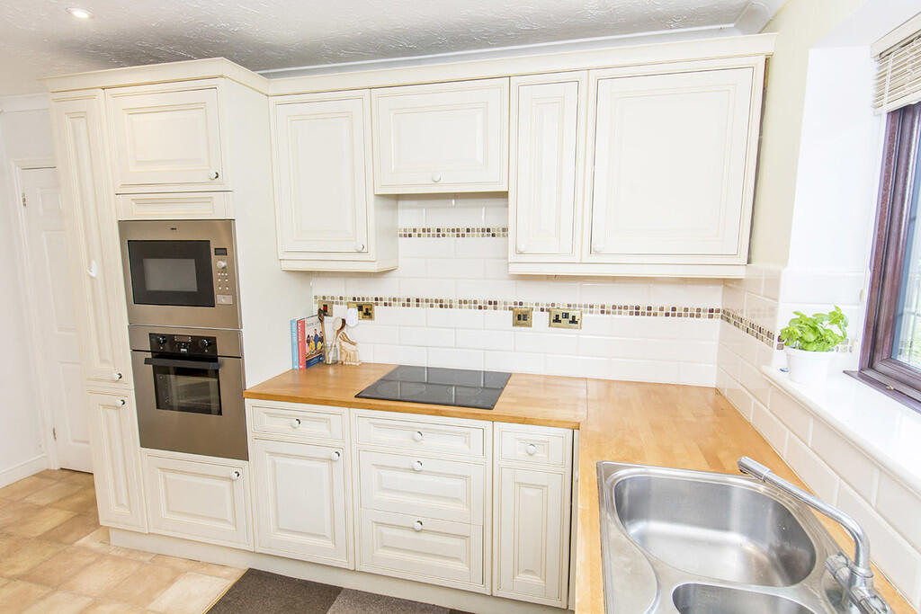 Alvington Way, Market Harborough photo 4