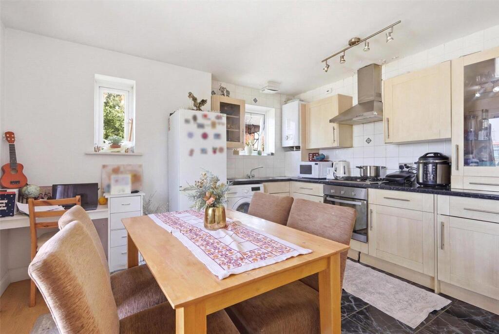 Apartment in London - View 5